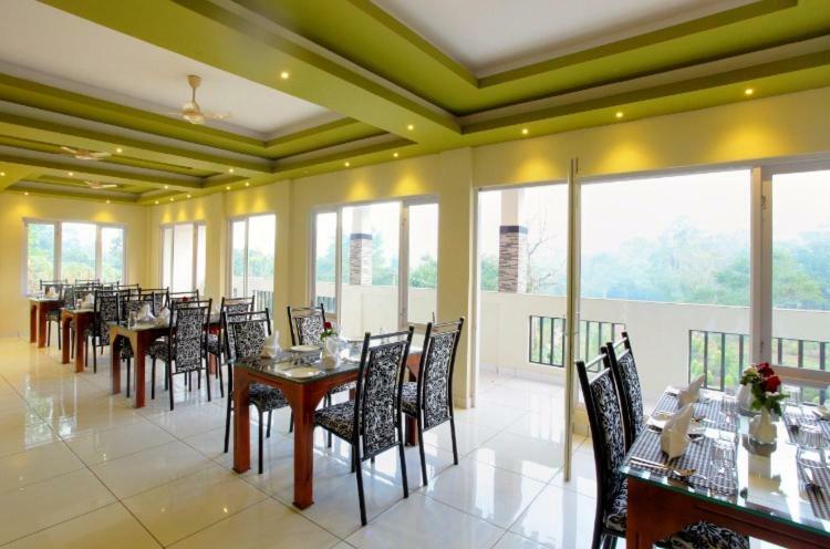 Hotel Blossom Hill Munnar à Devikolam Extérieur photo